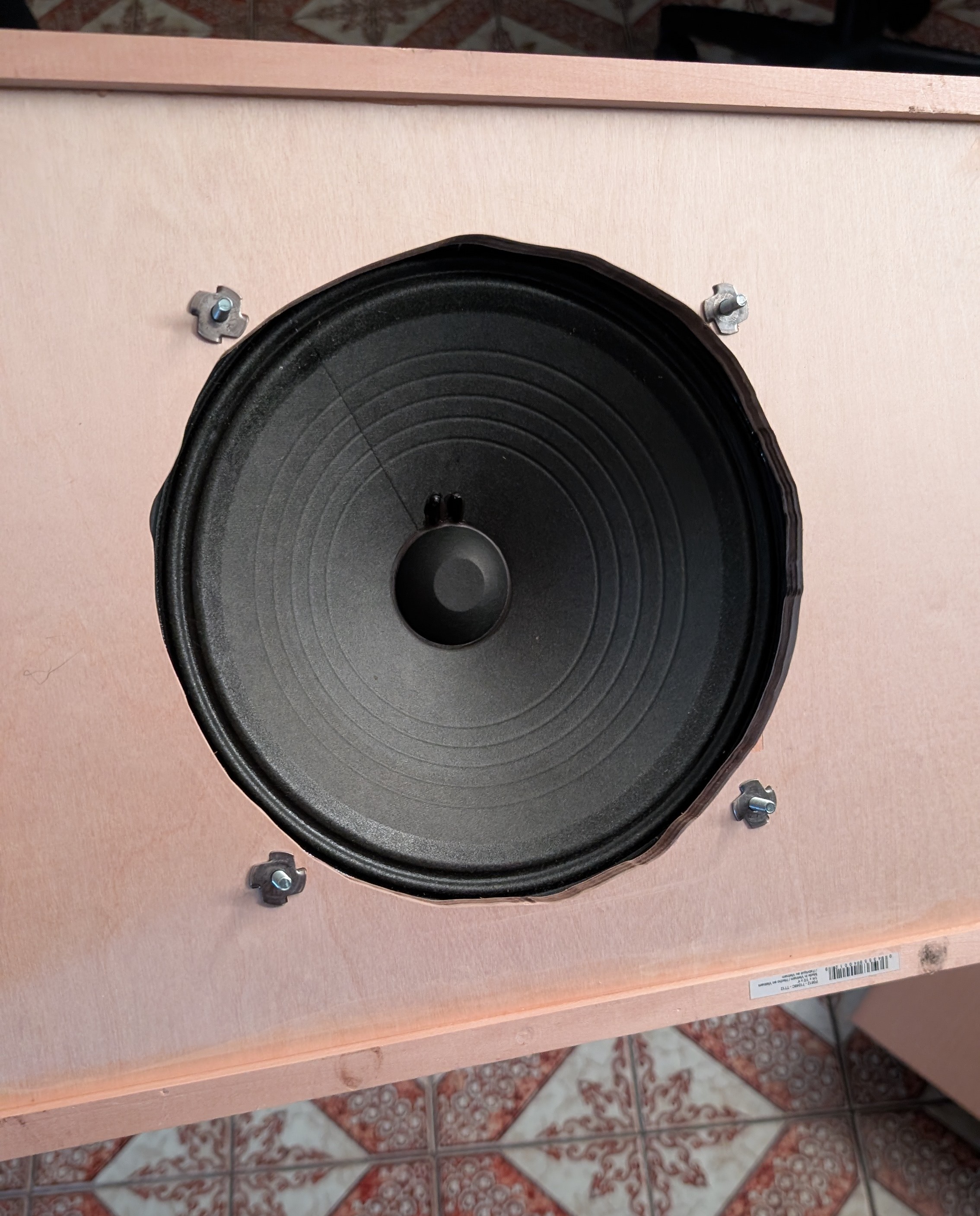 speaker_mounted